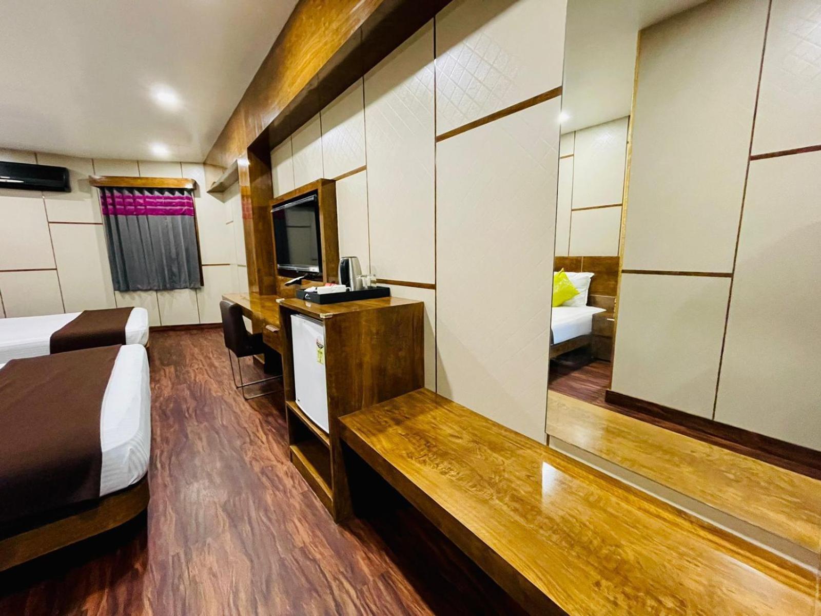 B8 Hotel Madras Buitenkant foto