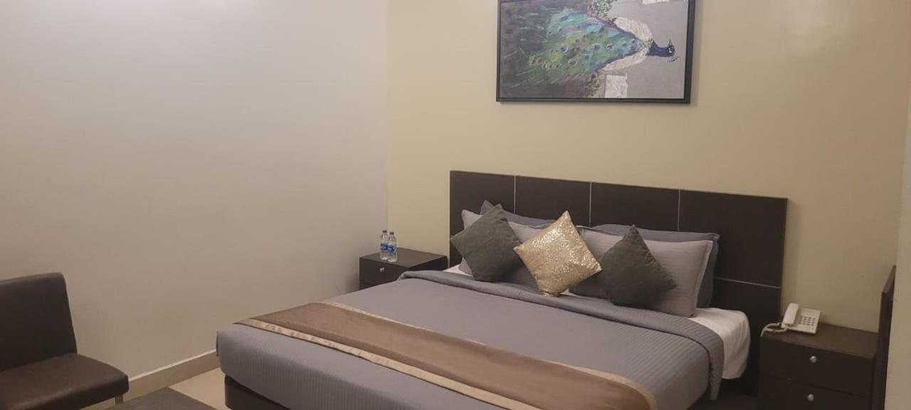 B8 Hotel Madras Buitenkant foto
