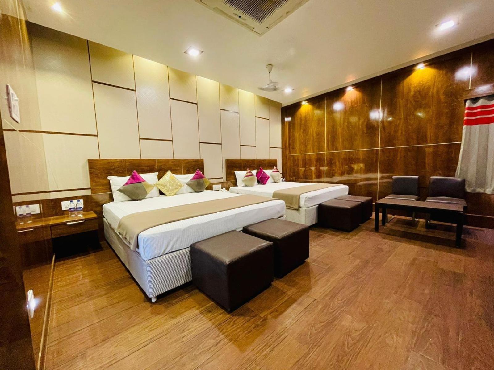 B8 Hotel Madras Buitenkant foto