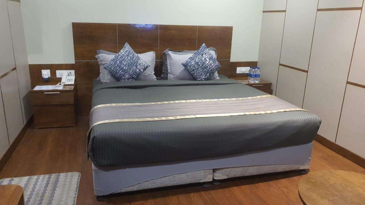 B8 Hotel Madras Buitenkant foto