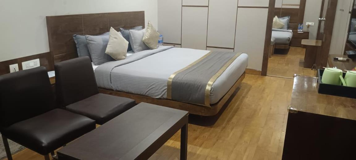 B8 Hotel Madras Buitenkant foto